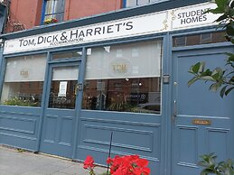 Tom Dick and Harriet's