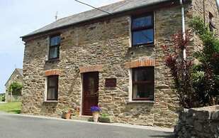 Callestock Courtyard