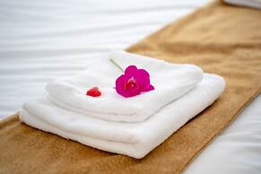 Boutique and garden apartments in Hawaii complex by YalaRent - Familie