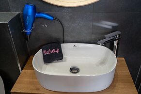 Boutique and garden apartments in Hawaii complex by YalaRent - Familie