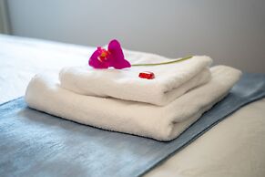 Boutique and garden apartments in Hawaii complex by YalaRent - Familie