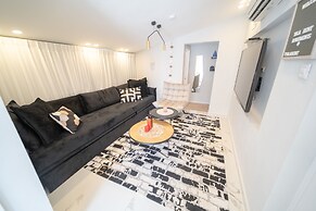 Boutique and garden apartments in Hawaii complex by YalaRent - Familie