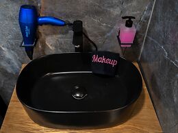 Boutique and garden apartments in Hawaii complex by YalaRent - Familie