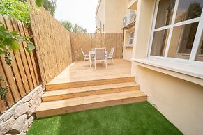 Boutique and garden apartments in Hawaii complex by YalaRent - Familie