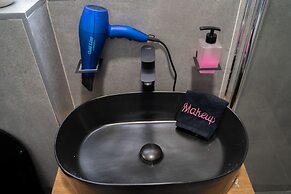 Boutique and garden apartments in Hawaii complex by YalaRent - Familie