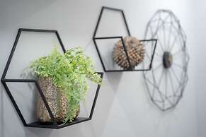 Boutique and garden apartments in Hawaii complex by YalaRent - Familie