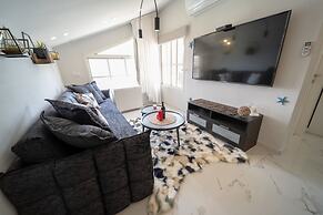 Boutique and garden apartments in Hawaii complex by YalaRent - Familie