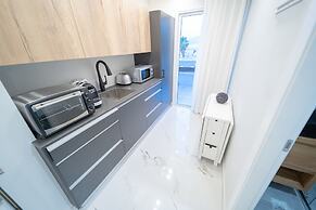 Boutique and garden apartments in Hawaii complex by YalaRent - Familie