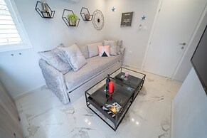 Boutique and garden apartments in Hawaii complex by YalaRent - Familie