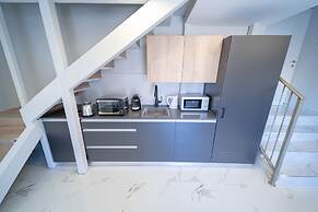 Boutique and garden apartments in Hawaii complex by YalaRent - Familie