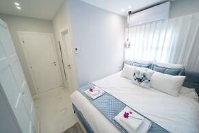 Boutique and garden apartments in Hawaii complex by YalaRent - Familie