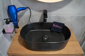 Boutique and garden apartments in Hawaii complex by YalaRent - Familie