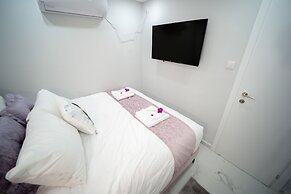 Boutique and garden apartments in Hawaii complex by YalaRent - Familie