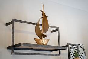 Boutique and garden apartments in Hawaii complex by YalaRent - Familie