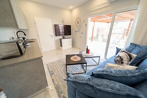 Boutique and garden apartments in Hawaii complex by YalaRent - Familie