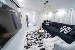 Boutique and garden apartments in Hawaii complex by YalaRent - Familie