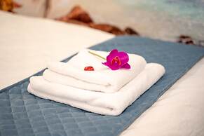 Boutique and garden apartments in Hawaii complex by YalaRent - Familie