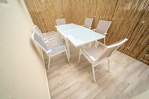 Boutique and garden apartments in Hawaii complex by YalaRent - Familie