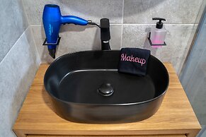 Boutique and garden apartments in Hawaii complex by YalaRent - Familie