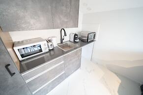 Boutique and garden apartments in Hawaii complex by YalaRent - Familie