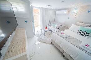 Boutique and garden apartments in Hawaii complex by YalaRent - Familie