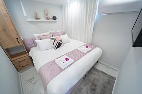 Boutique and garden apartments in Hawaii complex by YalaRent - Familie