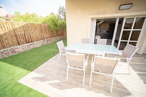 Boutique and garden apartments in Hawaii complex by YalaRent - Familie