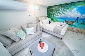 Boutique and garden apartments in Hawaii complex by YalaRent - Familie