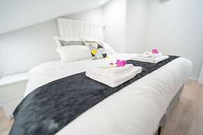 Boutique and garden apartments in Hawaii complex by YalaRent - Familie