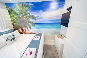 Boutique and garden apartments in Hawaii complex by YalaRent - Familie