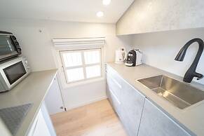 Boutique and garden apartments in Hawaii complex by YalaRent - Familie