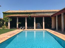 Chateau De Paraza