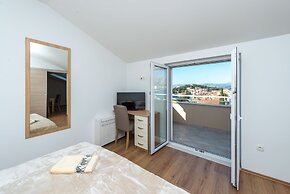 Apartments Rilovic, City and Sea view apartments