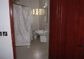 Kings Court Apartment