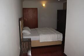 Kings Court Apartment