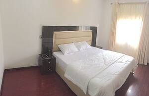 Kings Court Apartment