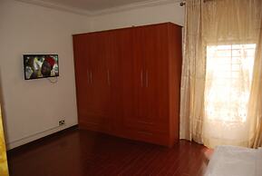 Kings Court Apartment