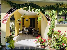 Jabel Tinamit Hotel & Villas