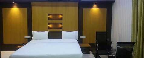 Iroomz Hotel SR Grand