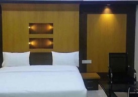 Iroomz Hotel SR Grand