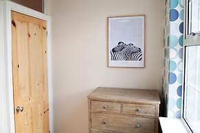 The Old Post Office - Bright & Modern 4bdr Townhouse With Private Gard