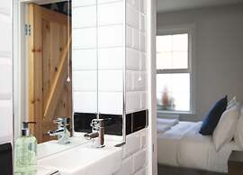 The Old Post Office - Bright & Modern 4bdr Townhouse With Private Gard