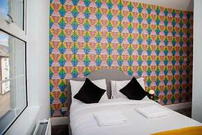 The Old Post Office - Bright & Modern 4bdr Townhouse With Private Gard