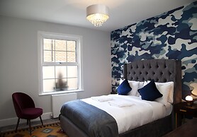 The Old Post Office - Bright & Modern 4bdr Townhouse With Private Gard