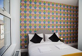 The Old Post Office - Bright & Modern 4bdr Townhouse With Private Gard