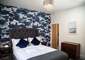 The Old Post Office - Bright & Modern 4bdr Townhouse With Private Gard