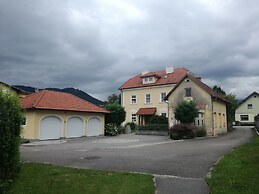 Apartment Heiligenkreuz