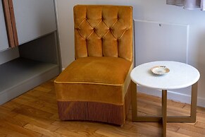 Athenian Yard Suites