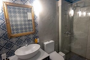 Athenian Yard Suites