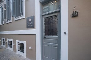 Athenian Yard Suites